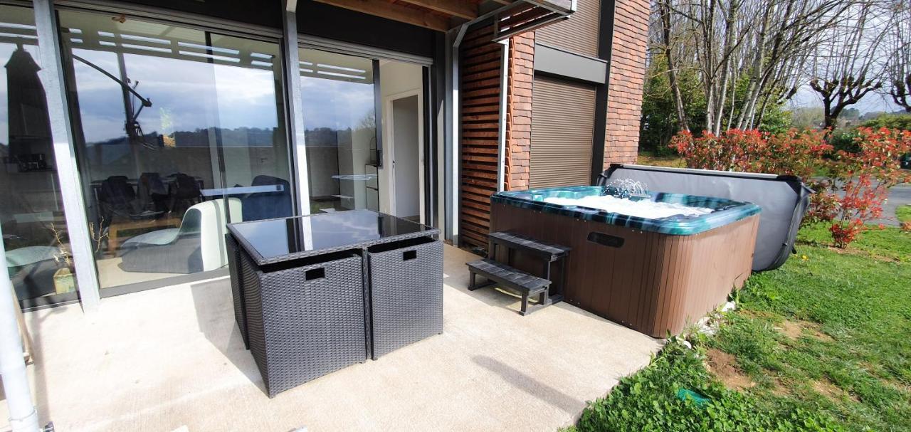 Villa Spacieuse Avec Jacuzzi Privatif Сарла-ла-Канеда Екстериор снимка
